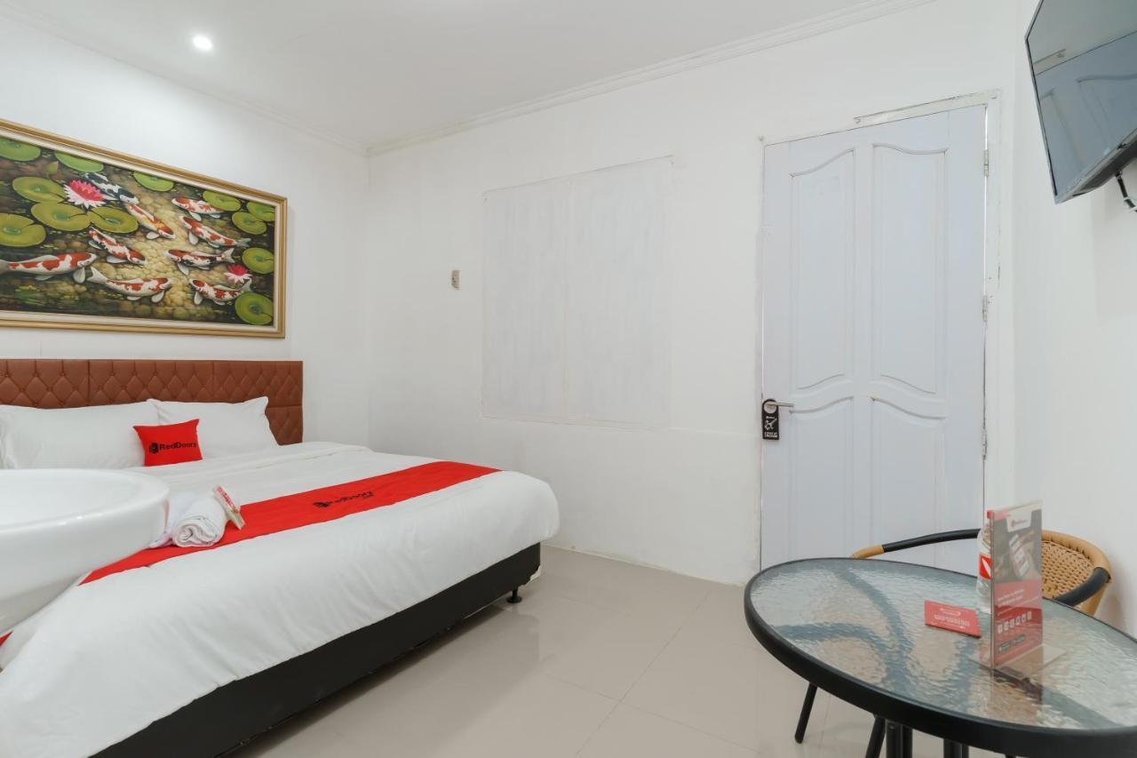 Reddoorz Syariah Near Universitas Borobudur Джакарта Экстерьер фото