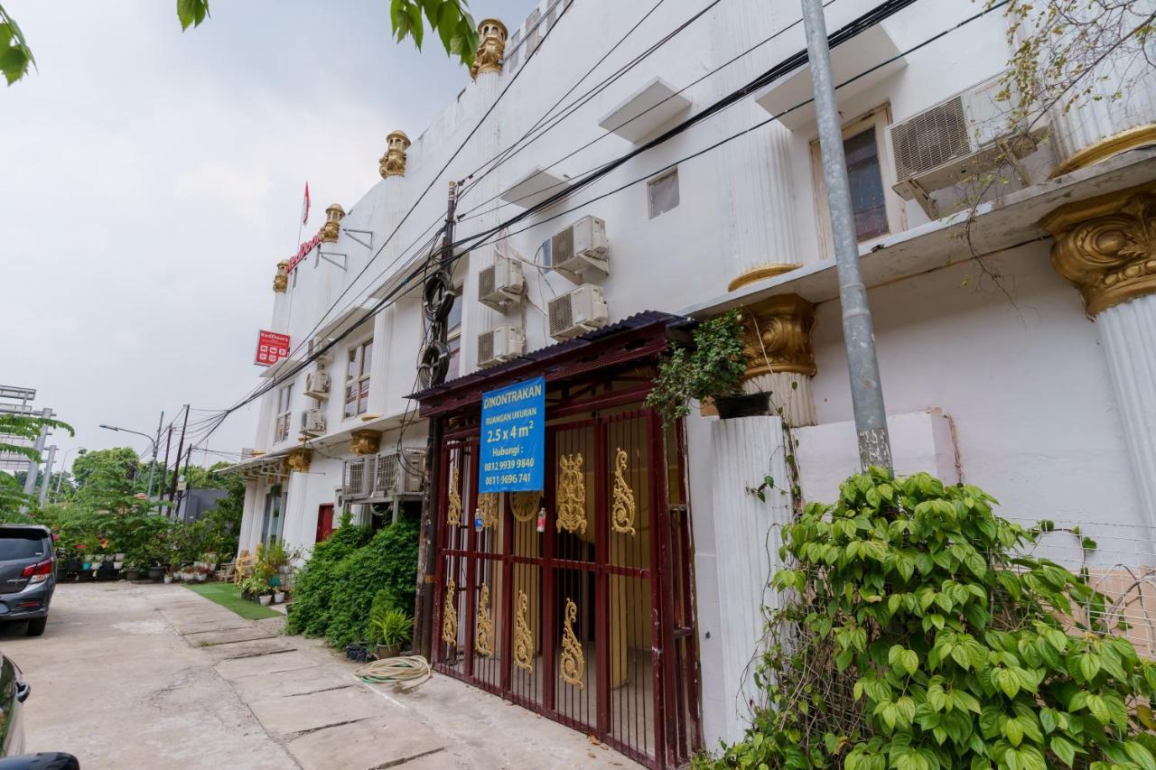 Reddoorz Syariah Near Universitas Borobudur Джакарта Экстерьер фото